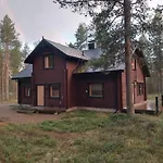 Pine Forest Hideout - Tapiontytaer Kittilä