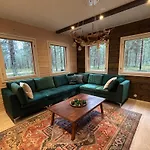 Pine Forest Hideout - Tapiontytaer Kittilä
