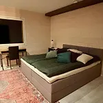 Pine Forest Hideout - Tapiontytaer *