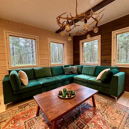 Pine Forest Hideout - Tapiontytär Villa Kittilä